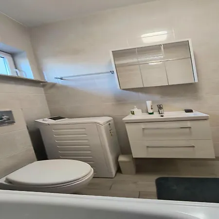 New With Garden, Apartment